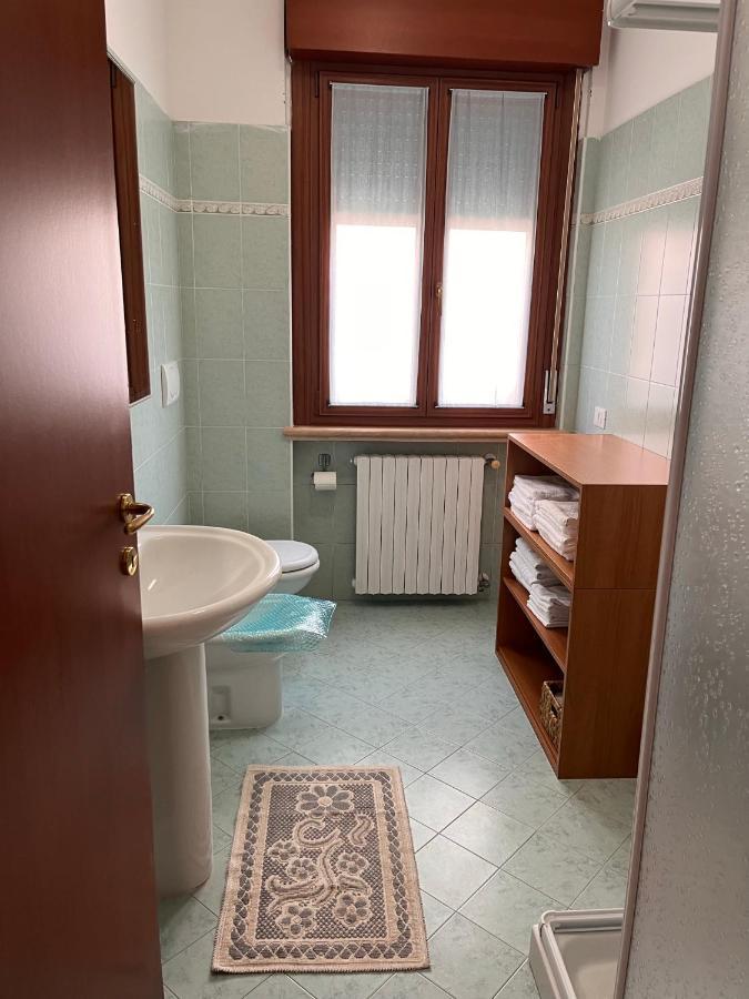 Sebino 11 Apartment Peschiera del Garda Bagian luar foto