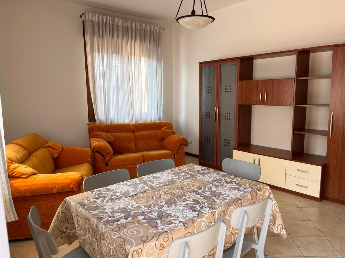 Sebino 11 Apartment Peschiera del Garda Bagian luar foto