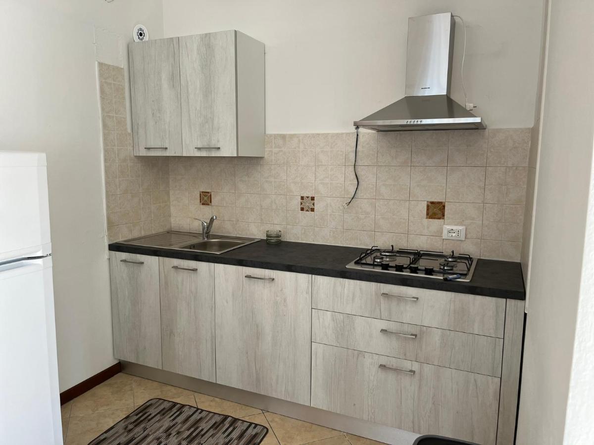 Sebino 11 Apartment Peschiera del Garda Bagian luar foto