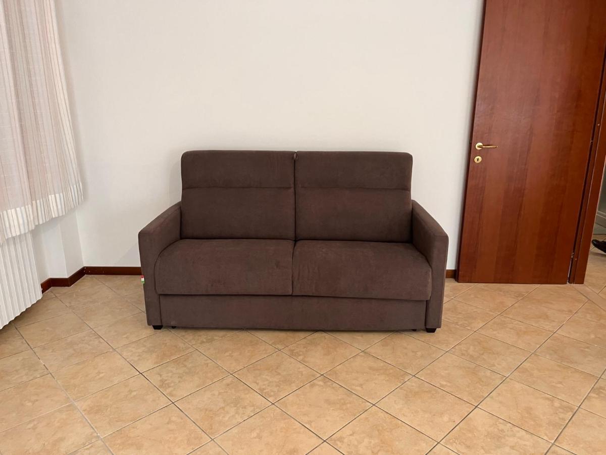 Sebino 11 Apartment Peschiera del Garda Bagian luar foto