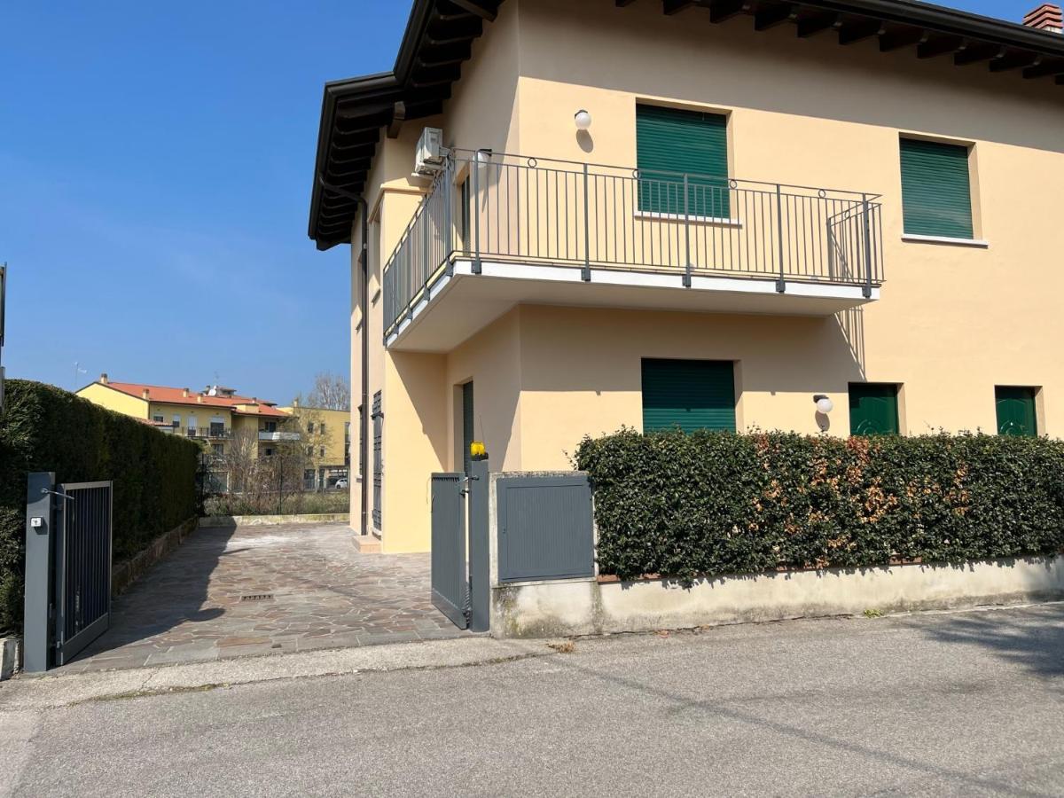 Sebino 11 Apartment Peschiera del Garda Bagian luar foto