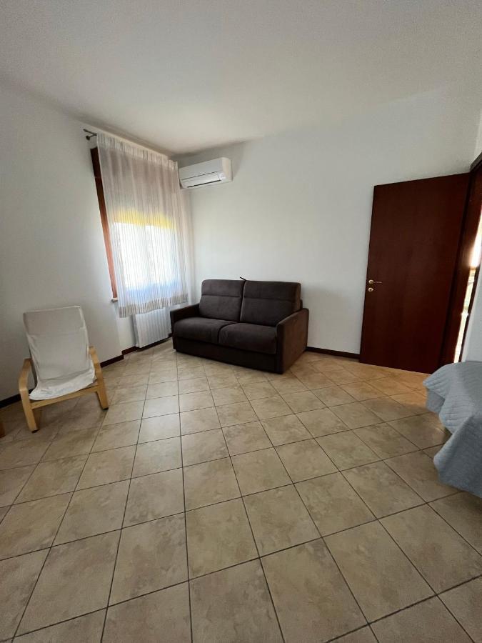Sebino 11 Apartment Peschiera del Garda Bagian luar foto