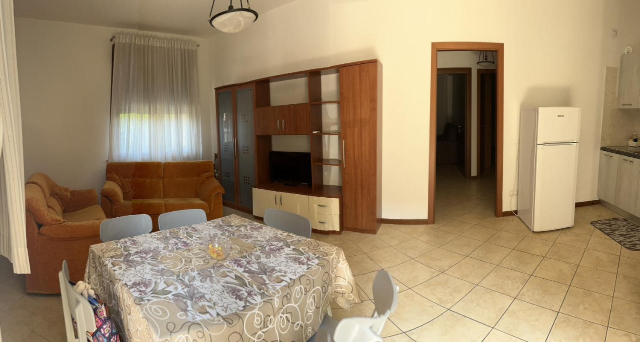 Sebino 11 Apartment Peschiera del Garda Bagian luar foto