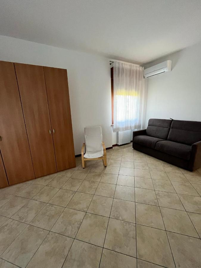 Sebino 11 Apartment Peschiera del Garda Bagian luar foto