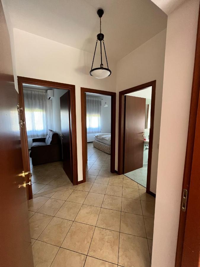 Sebino 11 Apartment Peschiera del Garda Bagian luar foto